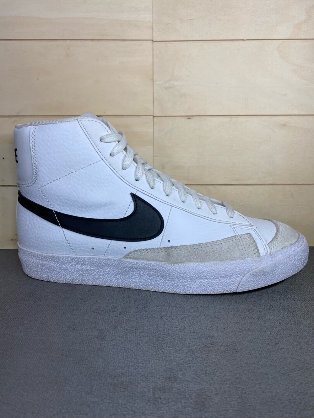 Nike Blazer Mid 77 White Black Women's Size 8 Shoes 6.5Y Sneakers DA4086-100